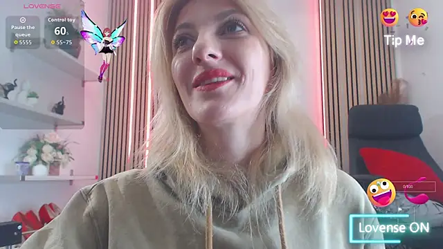 Snapshot of RileyLanna chatting on 11/12/25, 12:22 RileyLanna online show from 11/12/25, 12:22