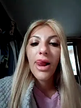 Snapshot of RileyLanna chatting on 06/18/26, 03:40 RileyLanna online show from 06/18/26, 03:40