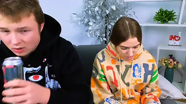  Olli  Stiw  online show from 12/21/25, 07:59