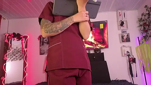 Alaia Asuka online show from 10/23/25, 01:38