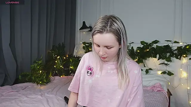 Beatrica Klein online show from 03/12/25, 05:28