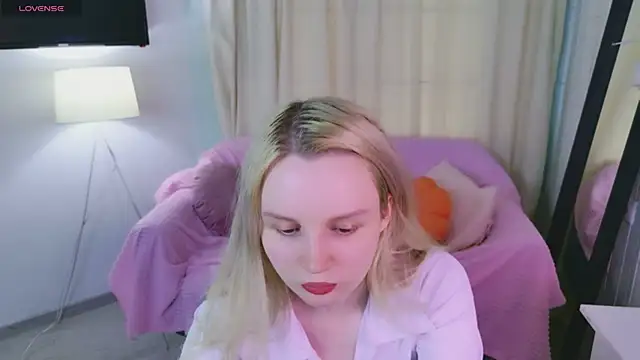 Snapshot of Beatrica_Klein chatting on 06/04/26, 03:51 Beatrica Klein online show from 06/04/26, 03:51