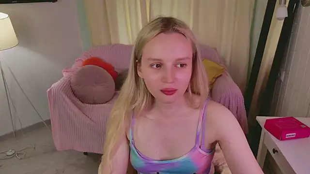 Snapshot of Beatrica_Klein chatting on 06/12/26, 02:49 Beatrica Klein online show from 06/12/26, 02:49