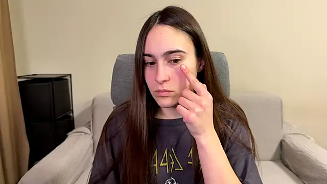 AliceKolltt online show from 04/07/26, 08:09