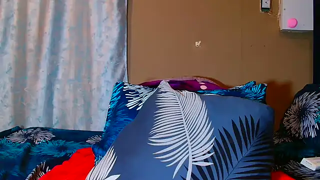 BERNINIBLUSHX89 online show from 11/02/25, 01:30