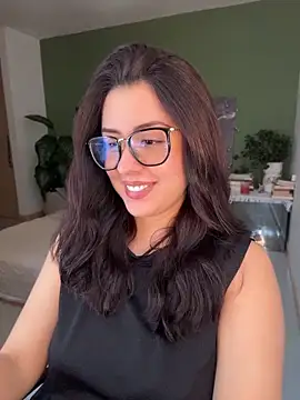Snapshot of EmaSaenz chatting on 06/17/26, 08:10 EmaSaenz online show from 06/17/26, 08:10