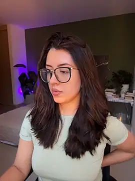 Snapshot of EmaSaenz chatting on 06/24/26, 11:15 EmaSaenz online show from 06/24/26, 11:15