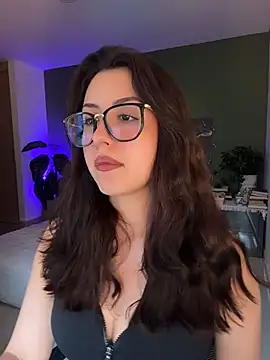 Snapshot of EmaSaenz chatting on 07/09/26, 10:36 EmaSaenz online show from 07/09/26, 10:36