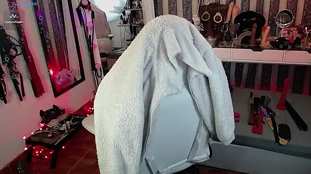 Snapshot of Ariadna_Carters1 chatting on 02/24/25, 11:41 Ariadna Carters1 online show from 02/24/25, 11:41