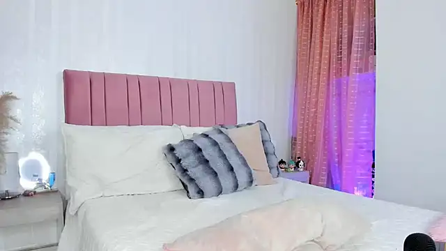 Snapshot of kath_rosee1 chatting on 02/15/25, 11:25 kath rosee1 online show from 02/15/25, 11:25