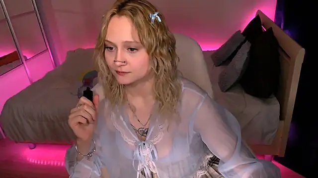 Snapshot of MariaMango chatting on 01/03/25, 04:06 MariaMango online show from 01/03/25, 04:06