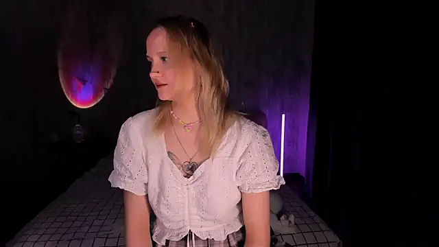 Snapshot of MariaMango chatting on 02/14/25, 02:18 MariaMango online show from 02/14/25, 02:18