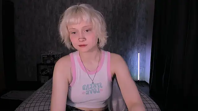 Snapshot of MariaMango chatting on 10/13/25, 05:29 MariaMango online show from 10/13/25, 05:29