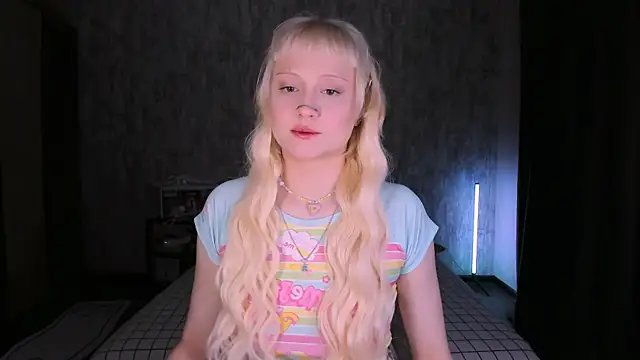 Snapshot of MariaMango chatting on 11/09/25, 01:42 MariaMango online show from 11/09/25, 01:42