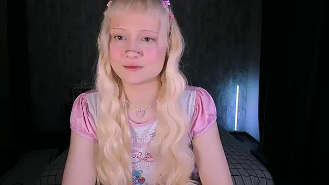 Snapshot of MariaMango chatting on 11/12/25, 01:17 MariaMango online show from 11/12/25, 01:17