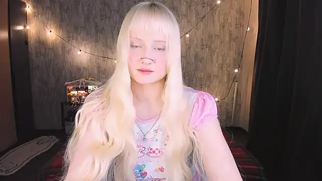 Snapshot of MariaMango chatting on 11/23/25, 12:10 MariaMango online show from 11/23/25, 12:10