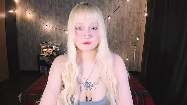 Snapshot of MariaMango chatting on 11/26/25, 12:11 MariaMango online show from 11/26/25, 12:11