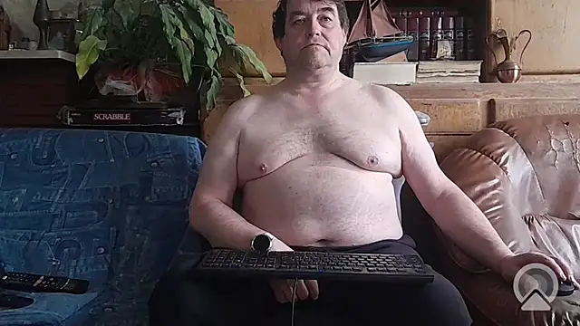 Snapshot of sympatrique chatting on 11/01/25, 10:50 sympatrique online show from 11/01/25, 10:50