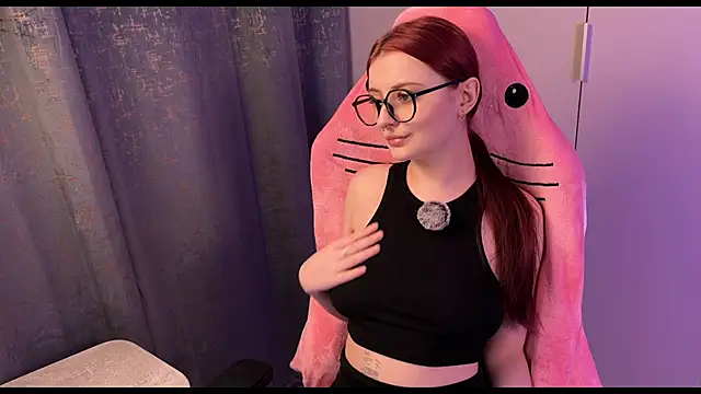 Snapshot of RozieRose chatting on 10/11/25, 04:55 RozieRose online show from 10/11/25, 04:55