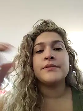 Sara smiiith211 online show from 12/27/24, 12:07