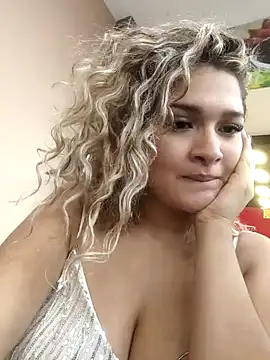 Sara smiiith211 online show from 01/19/25, 07:15