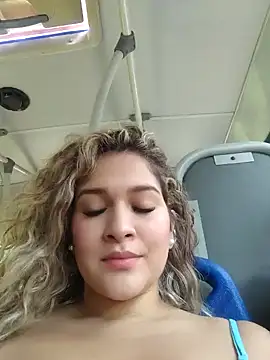 Sara smiiith211 online show from 01/20/25, 09:01