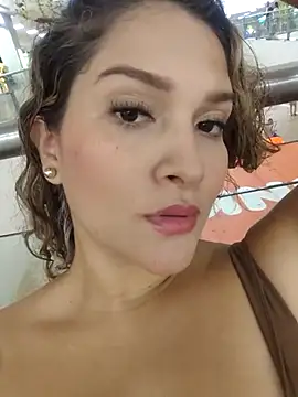 Sara smiiith211 online show from 03/04/25, 10:49