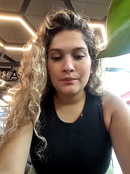 Sara smiiith211 online show from 03/15/25, 02:14