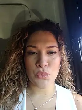 Sara smiiith211 online show from 10/05/25, 09:13