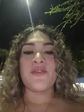Sara smiiith211 online show from 05/16/26, 11:57