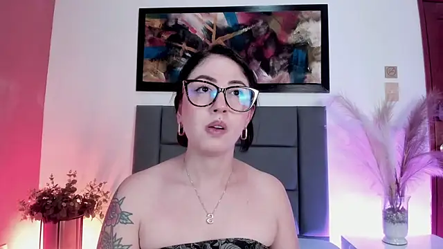 Emilywatsonn online show from 04/09/26, 06:19