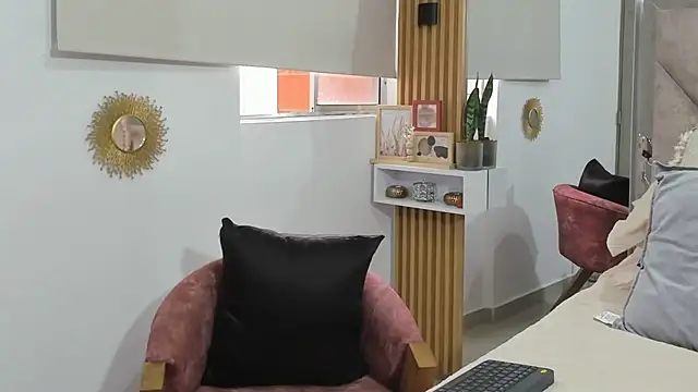 EmilyPeytonn online show from 12/05/25, 12:36