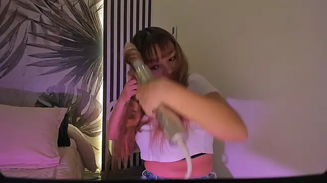 Samaantha-White online show from 02/13/26, 11:28