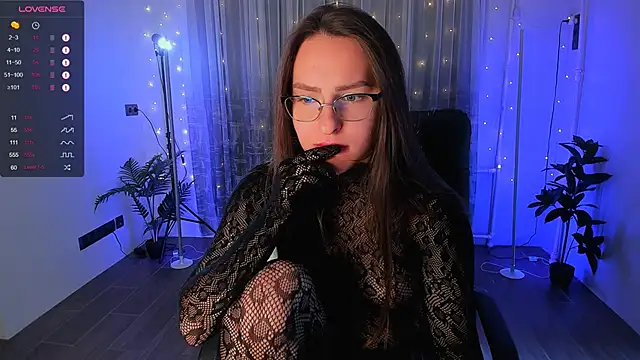 Snapshot of Alicia_x_art chatting on 12/02/24, 08:52 Alicia x art online show from 12/02/24, 08:52