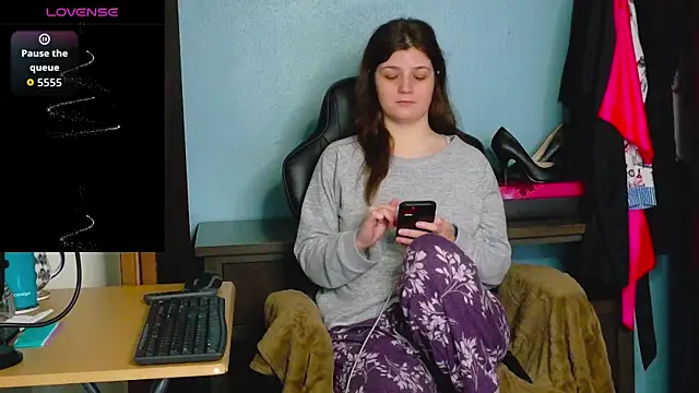 TreeJeanne online show from 12/02/25, 03:01