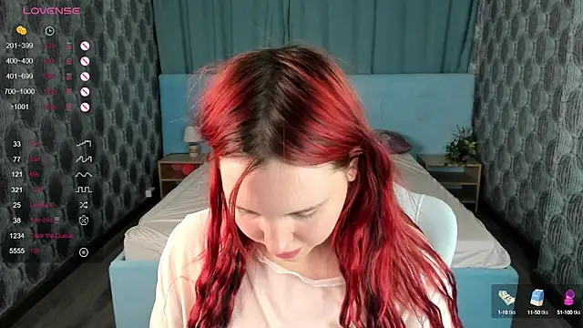 Snapshot of Stacy_Luv chatting on 02/05/25, 01:15 Stacy Luv online show from 02/05/25, 01:15