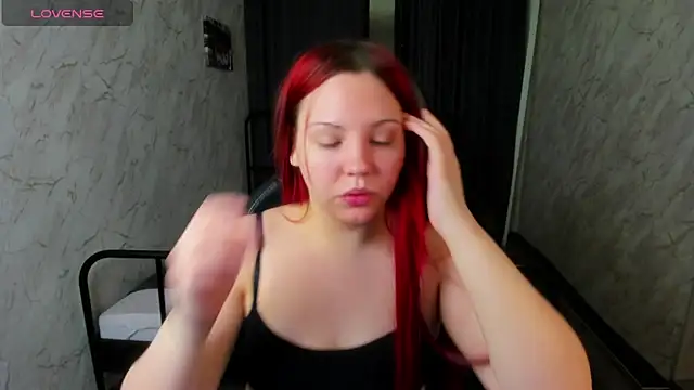 Snapshot of Stacy_Luv chatting on 02/17/25, 01:04 Stacy Luv online show from 02/17/25, 01:04