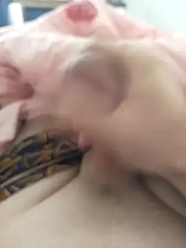 Snapshot of xozox chatting on 10/25/25, 09:06 xozox online show from 10/25/25, 09:06