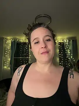 sylviahhh online show from 01/31/25, 03:20