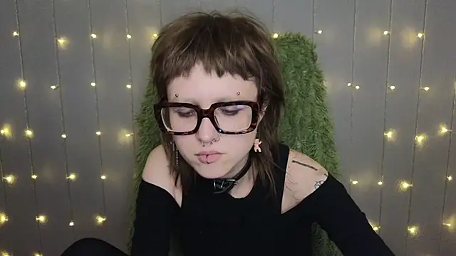 Snapshot of kortny_yo chatting on 12/08/24, 05:01 kortny yo online show from 12/08/24, 05:01