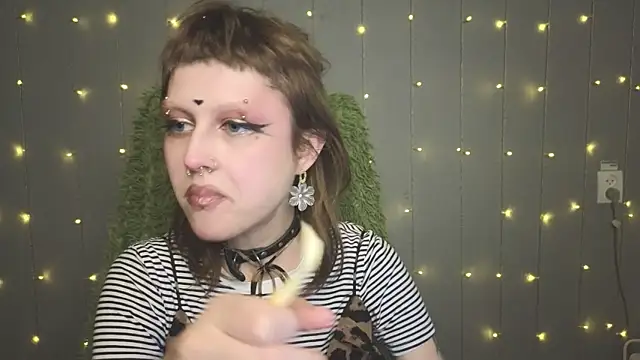 Snapshot of kortny_yo chatting on 01/19/25, 03:08 kortny yo online show from 01/19/25, 03:08