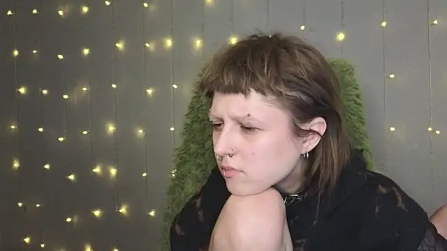 Snapshot of kortny_yo chatting on 02/14/25, 09:43 kortny yo online show from 02/14/25, 09:43