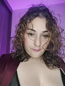 Snapshot of saara_queen_ chatting on 11/02/25, 05:10 saara queen online show from 11/02/25, 05:10