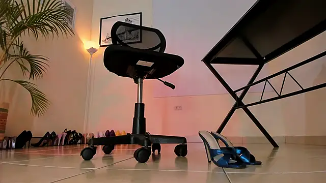 Snapshot of Kimmroggerr chatting on 01/25/25, 11:11 Kimmroggerr online show from 01/25/25, 11:11