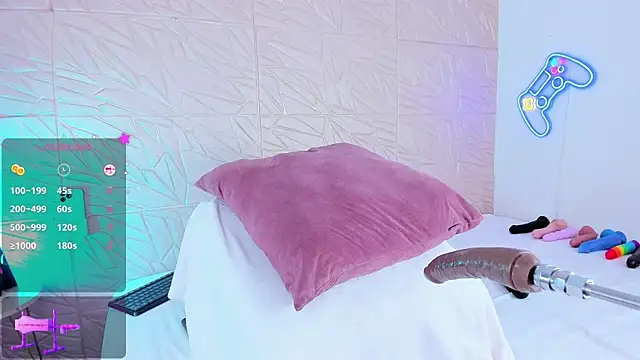 Snapshot of ashley_nicoll chatting on 01/28/25, 01:27 ashley nicoll online show from 01/28/25, 01:27