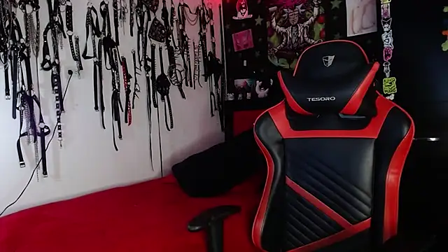 Snapshot of jannaink_ chatting on 12/24/24, 12:33 jannaink  online show from 12/24/24, 12:33