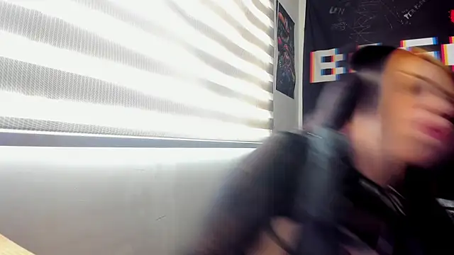 Snapshot of jannaink_ chatting on 02/21/25, 08:27 jannaink  online show from 02/21/25, 08:27