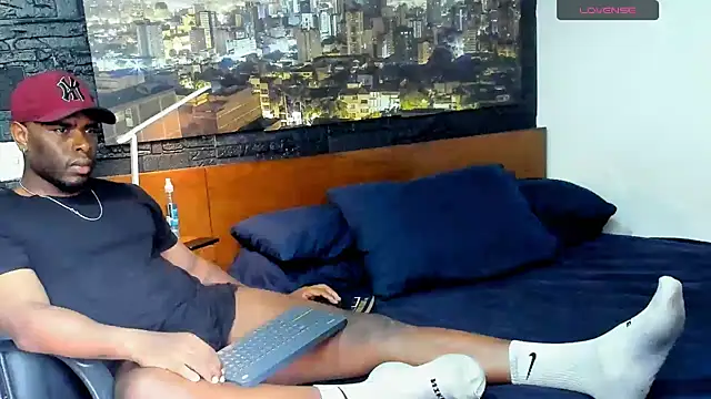 thomas santtos1 online show from 02/25/25, 09:02
