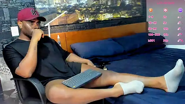 thomas santtos1 online show from 03/01/25, 12:28