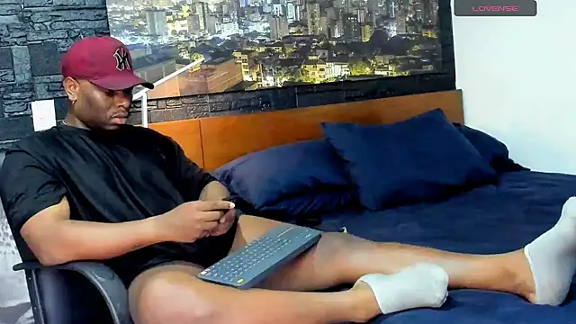 thomas santtos1 online show from 03/19/25, 09:58